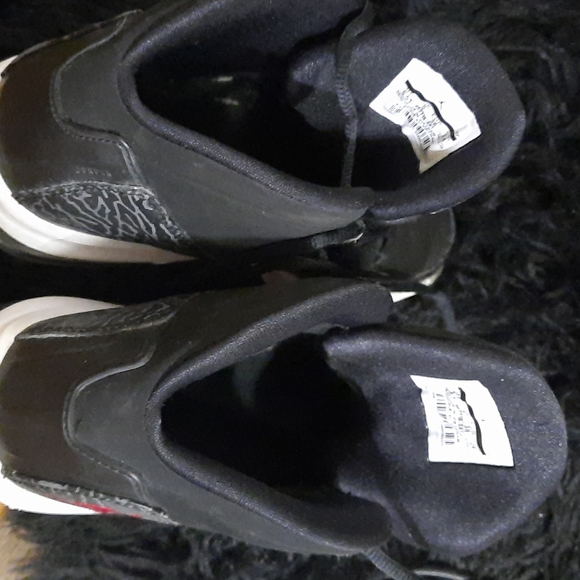 Jordans size 5.5 awesome condition - Picture 4 of 6